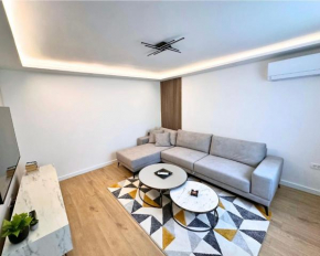 Apartment Nest with private garage